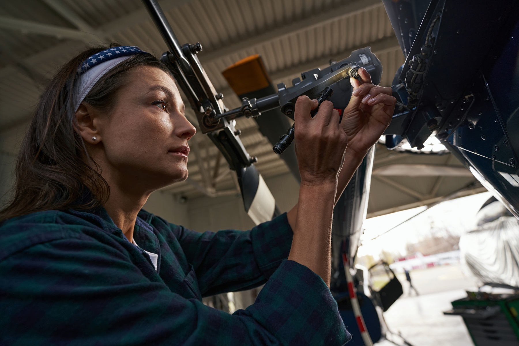 what does an aircraft structures technician do